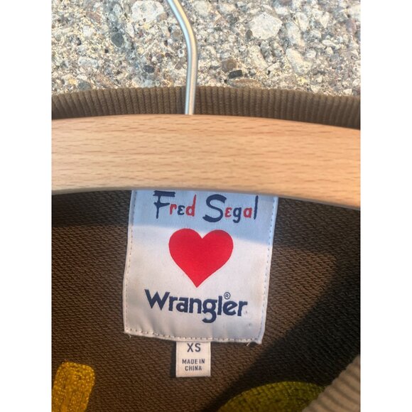 Fred Segal Wrangler XS Cropped Brown Sweatshirt W/ Yellow Heart & Back Love Drea - Picture 7 of 8